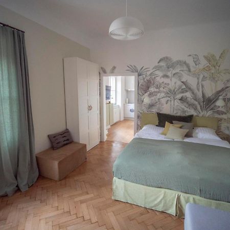 Green Flat By Grazrentals With Garden View & Parking Included Zewnętrze zdjęcie